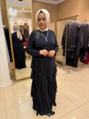 NURCAN ÇETİN / OMZU BONCUK İŞLEMELİ ETEĞİ ŞİFON DTY. ELBİSE