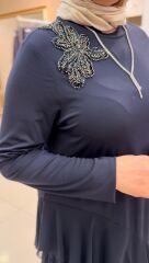 NURCAN ÇETİN / OMZU BONCUK İŞLEMELİ ETEĞİ ŞİFON DTY. ELBİSE