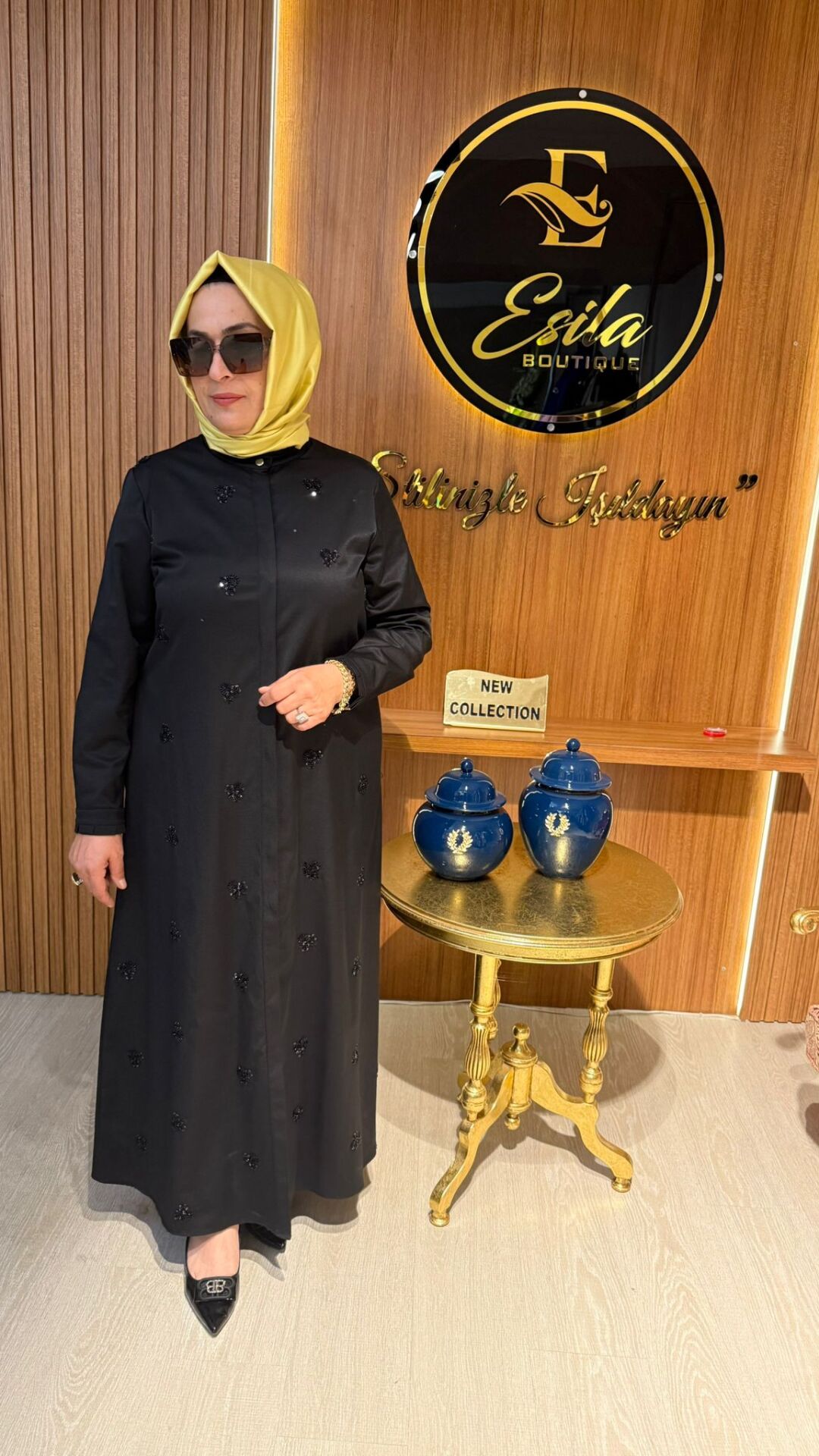 FUAT GÜRŞEN BONCUK  İŞLEMELİ ELBİSE