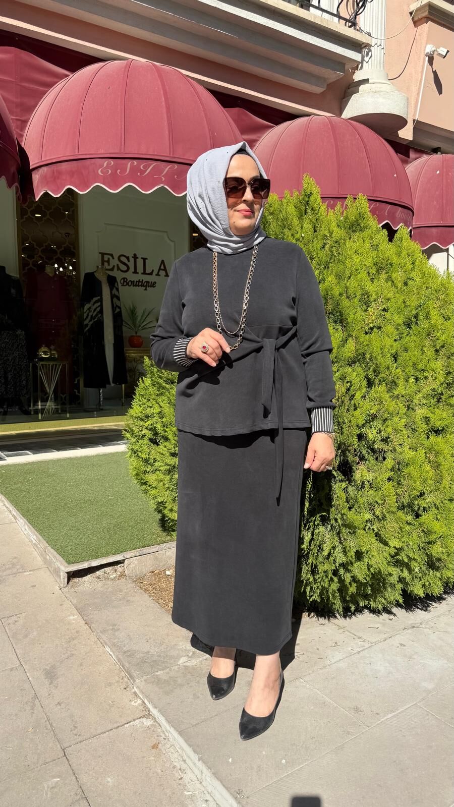 FUAT GÜRŞEN BAĞLAMA DETAYLI ETEKLİ TAKIM