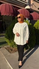 SEÇİL TAŞLI BEYAZ GÖMLEK