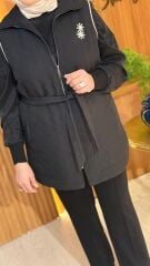 FUAT GÜRŞEN / 4503 YAKASI BROŞLU KABARTMA DESENLİ YELEK- SİYAH