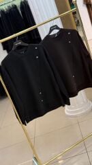 DEFRİNA SİM DETAY TAŞ DÜĞMELİ BLUZ