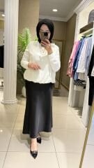 Fuat Gürşen 5340 Yakası Broş Detay Bluz - Ekru