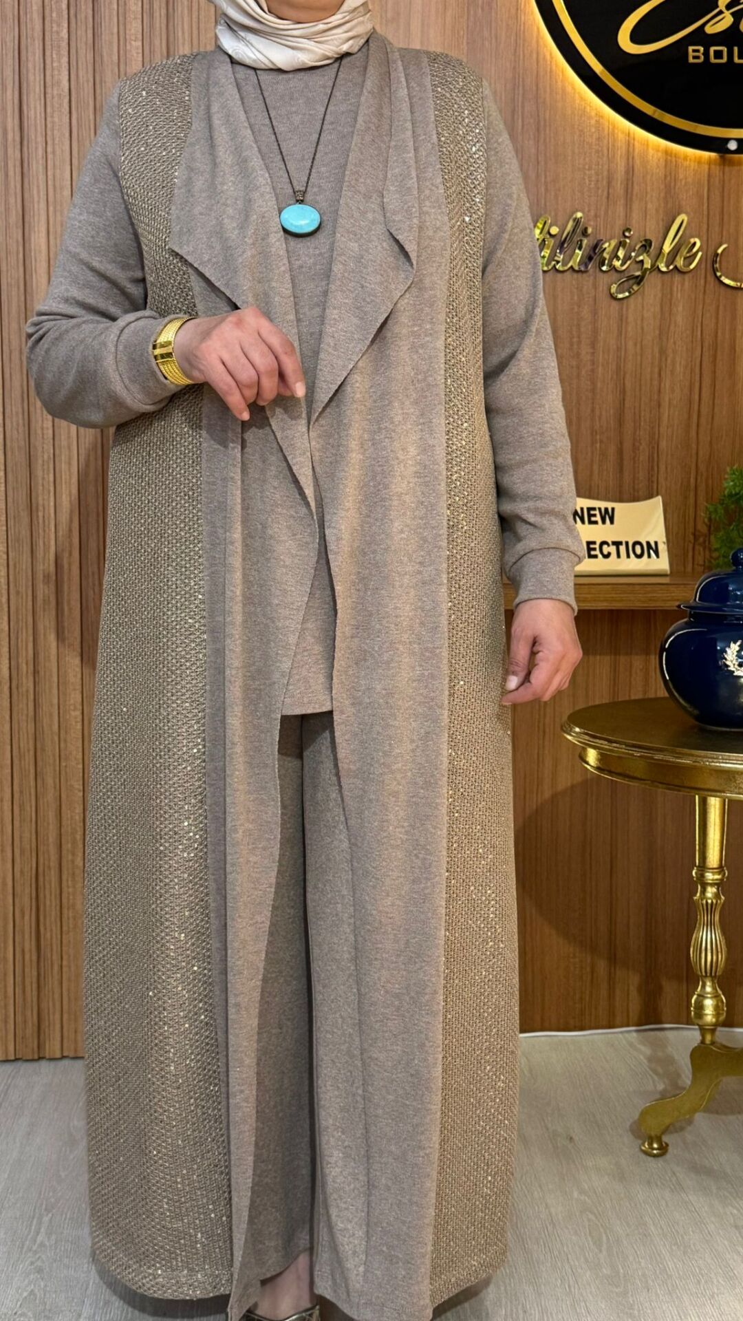 FUAT GÜRŞEN / PAYET DETAYLI TRİKO UZUN HIRKA& KOLSUZ İÇLİK / PANTOLON TAKIM