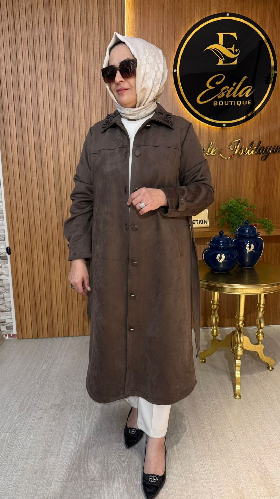 FUAT GÜRŞEN YAKASI GÜL DETAYLI NUBUK KAP / KAHVE