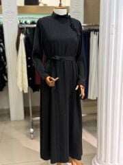 Fuat Gürşen Broş Detaylı Taşlı elbise